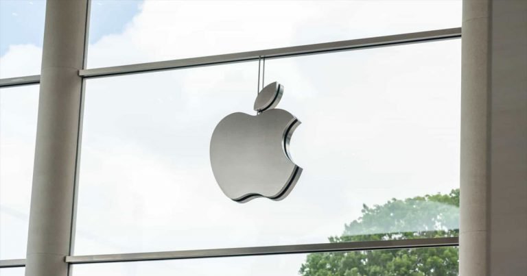 Apple deve incluir carregadores com novos iPhones, diz Procon-SP