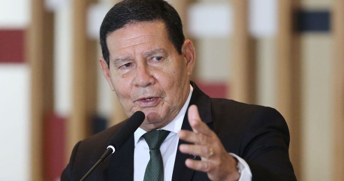 Mourão diz que Brasil precisa reafirmar posição sobre Amazônia 1 Perfil Hamilton Mourão