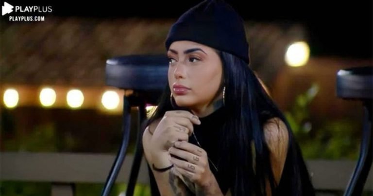Mirella foi expulsa de casa aos 17 anos e hoje, com 22, sustenta família