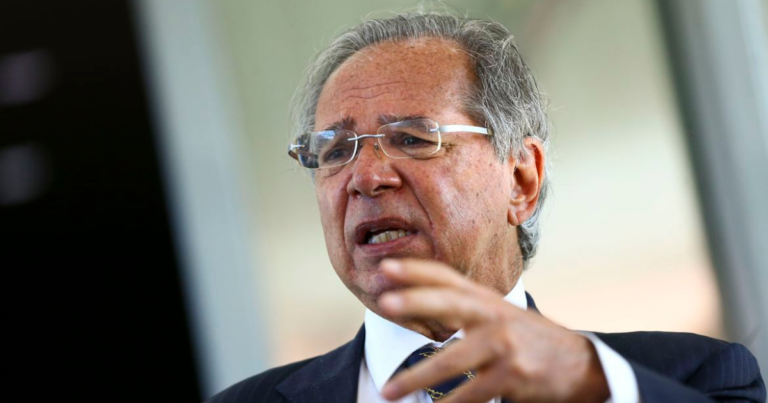 Ministro defende aumento “modesto e moderado” para Bolsa Família