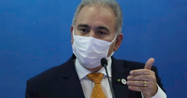 Vacinação é imprescindível para a retomada da economia, diz ministro