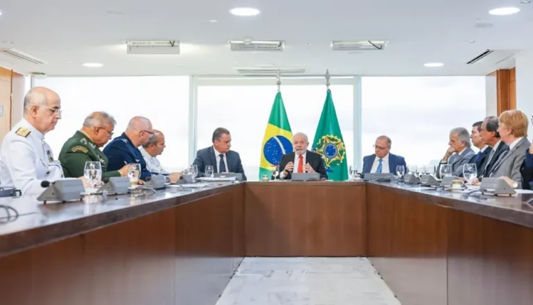 Múcio diz não ver envolvimento ‘direto’ das Forças Armadas em atos golpistas e que comandantes concordam com ‘providências’
