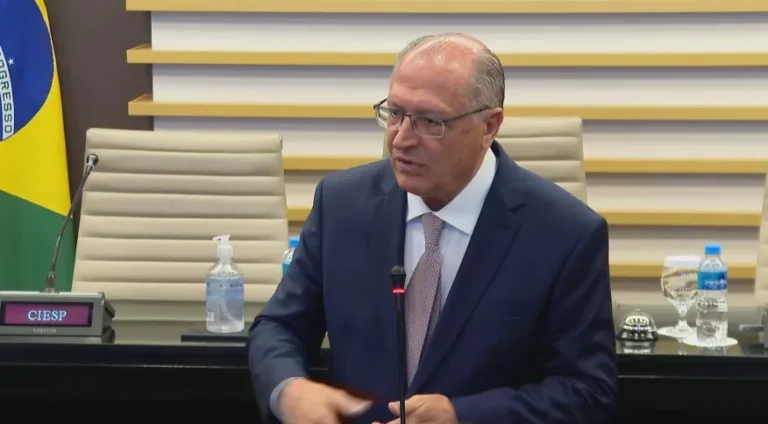 Meta do governo é acabar com IPI pela reforma tributária, diz Alckmin