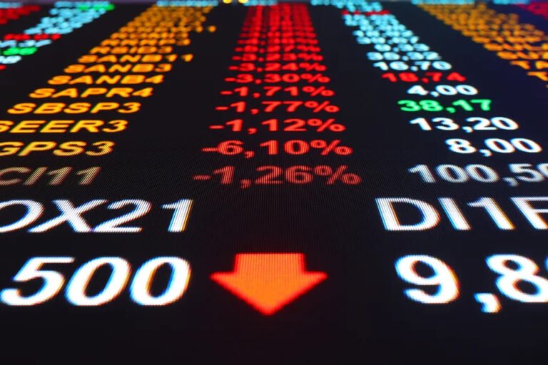Ibovespa tomba mais de 2% e perde os 100 mil pontos pela primeira vez desde julho